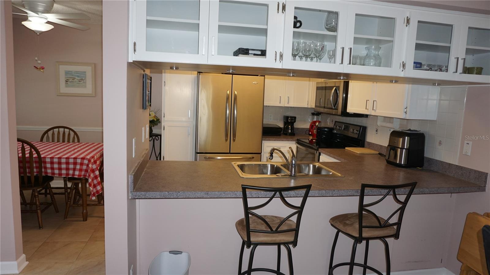 HILLSIDE CONDO - Residential