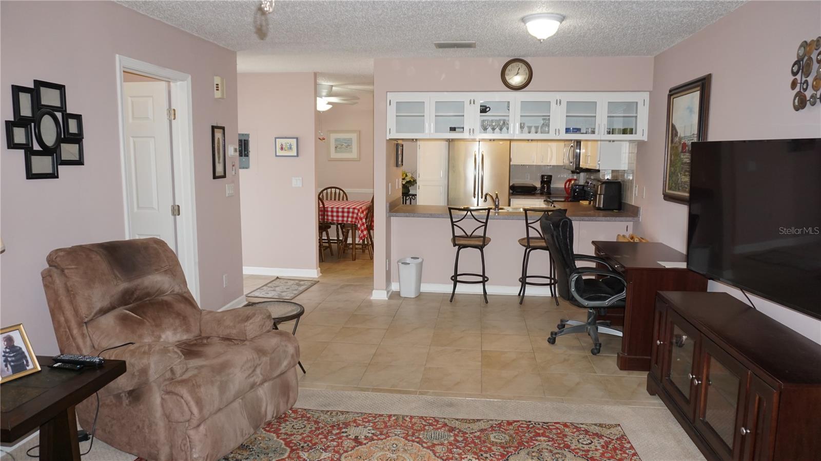 HILLSIDE CONDO - Residential