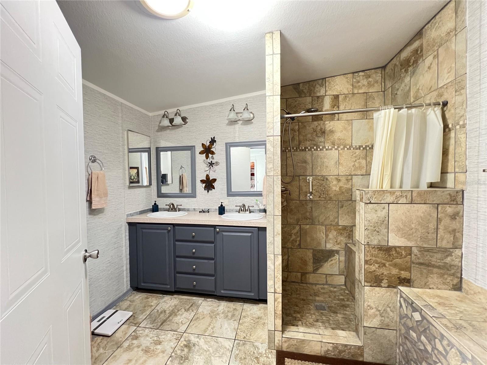 RIVER HAVEN MOB HME PARK - Residential