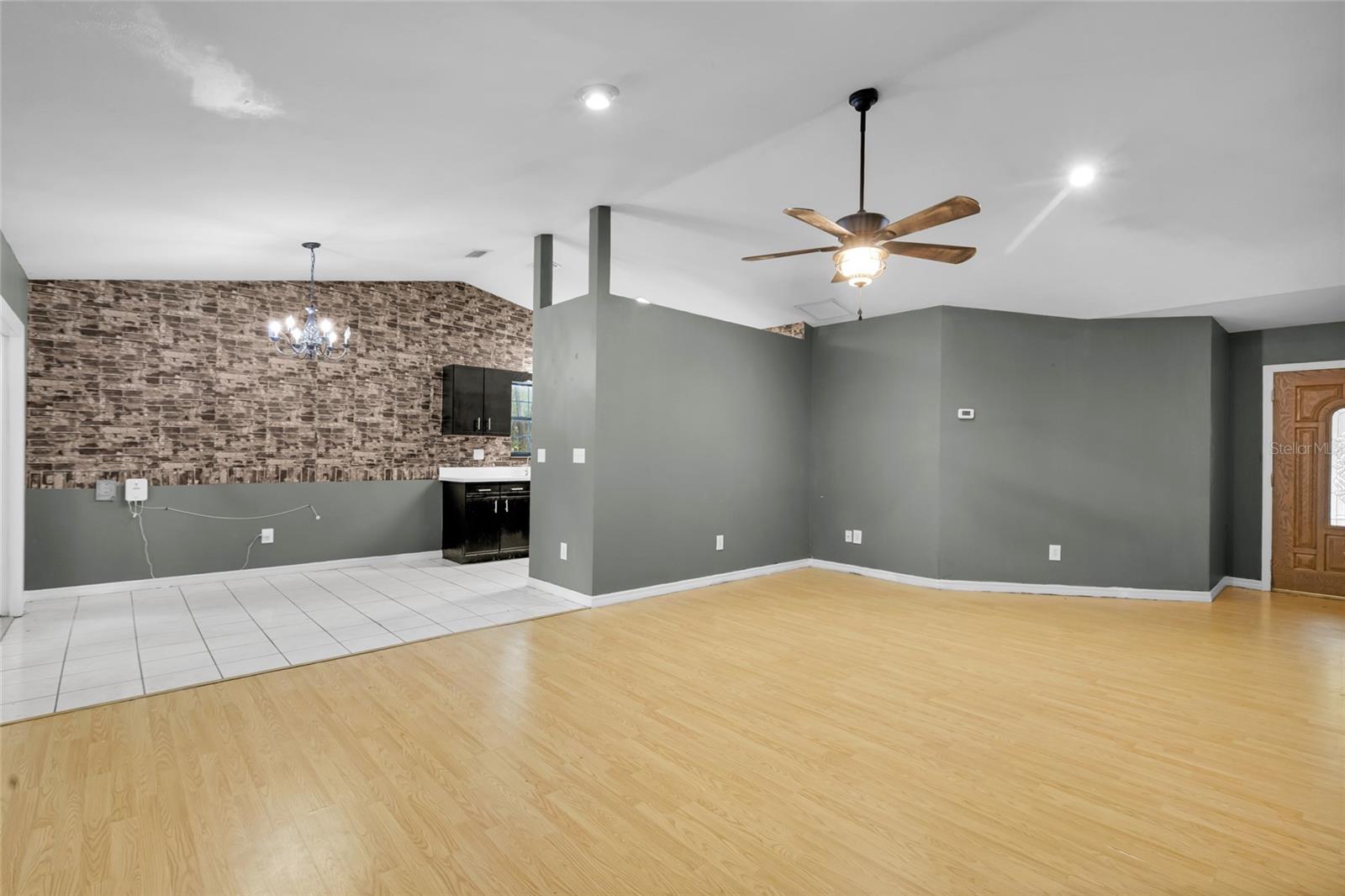 OCALA PARK ESTATE - Residential