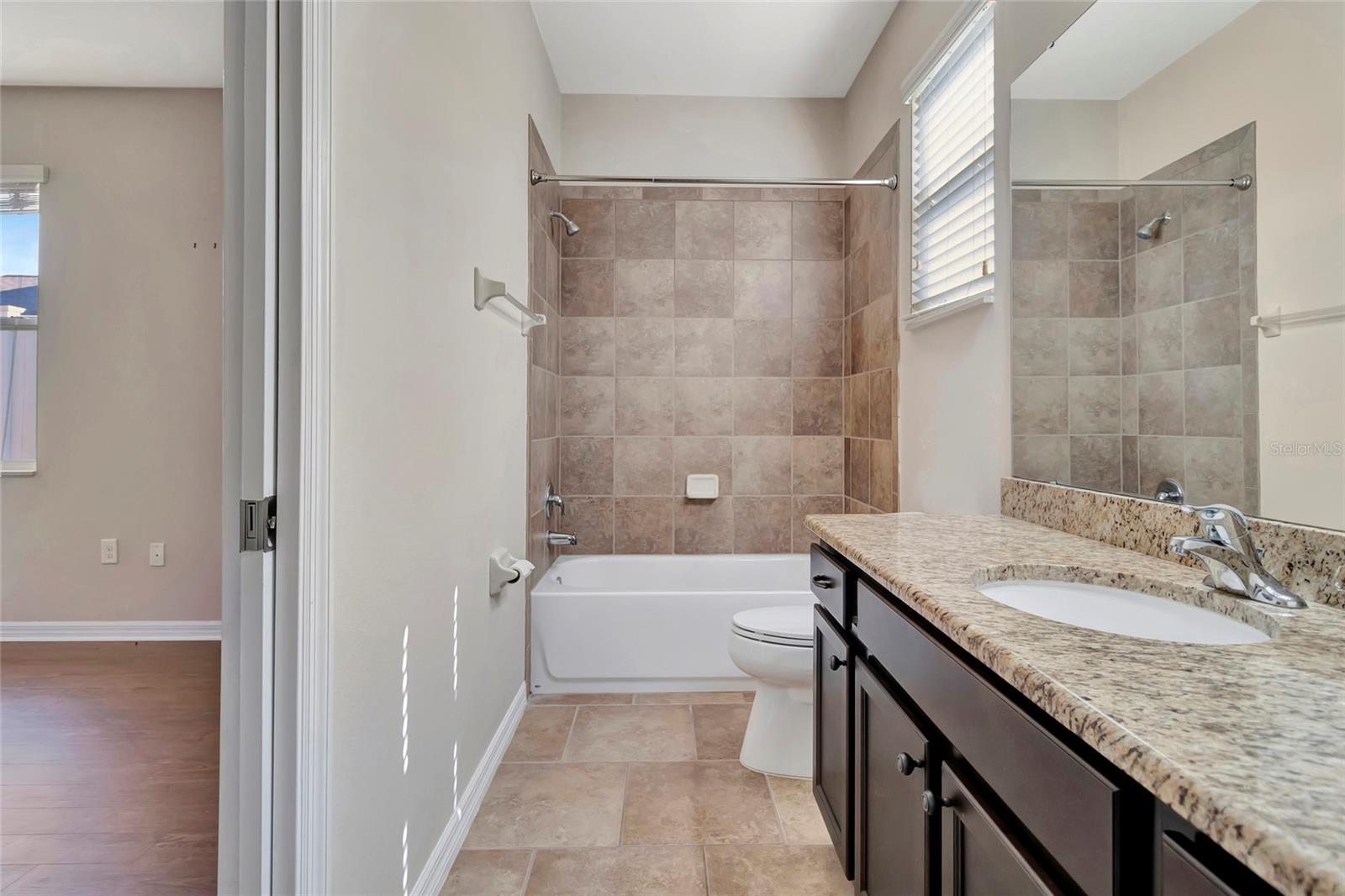 PILLARS RDG - Residential