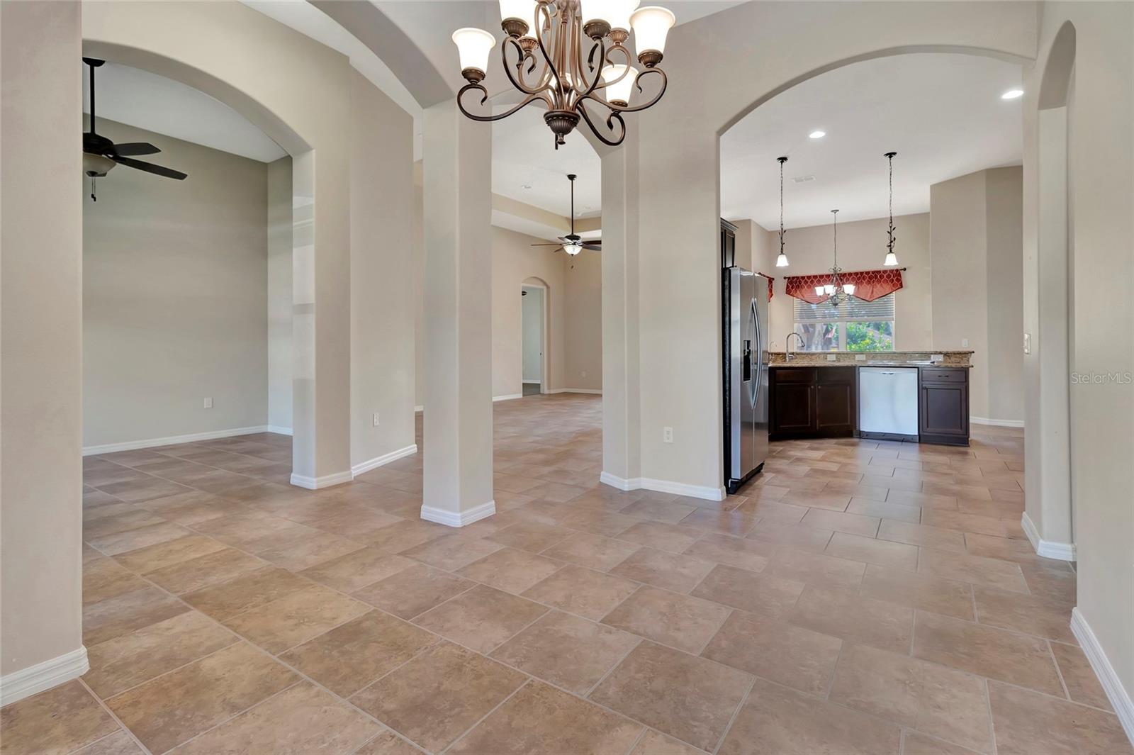 PILLARS RDG - Residential