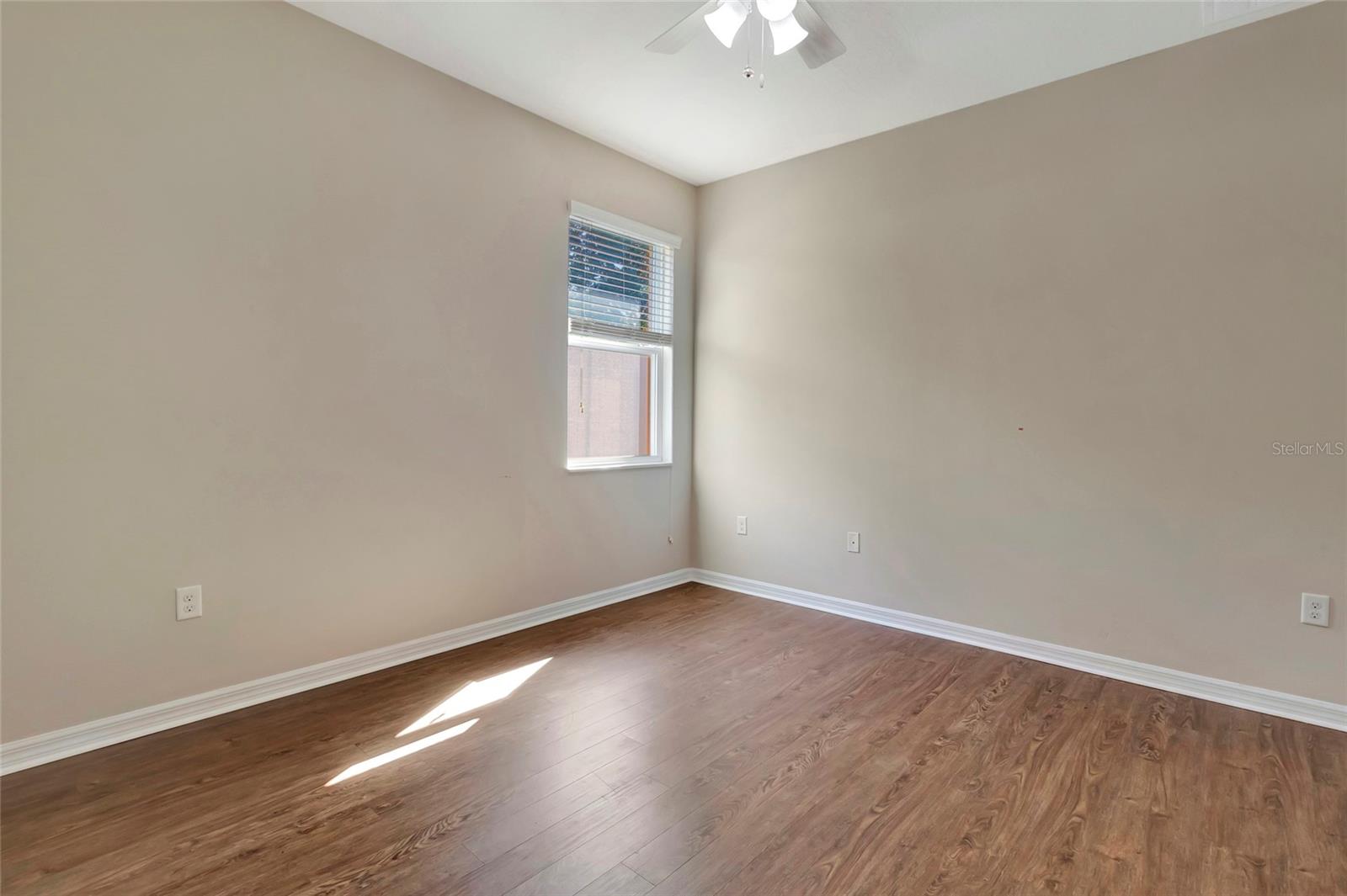 PILLARS RDG - Residential