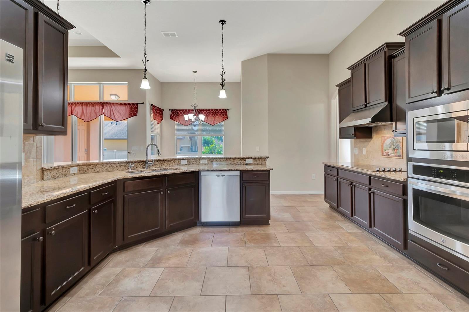 PILLARS RDG - Residential