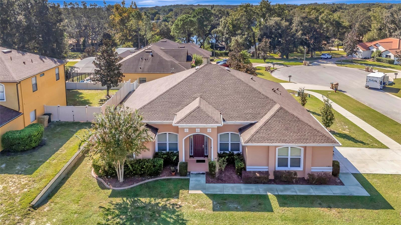 PILLARS RDG - Residential