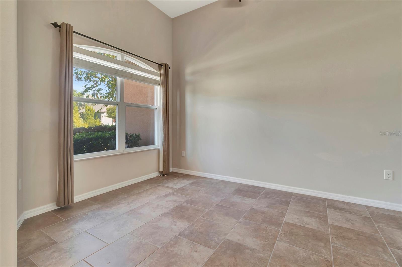 PILLARS RDG - Residential