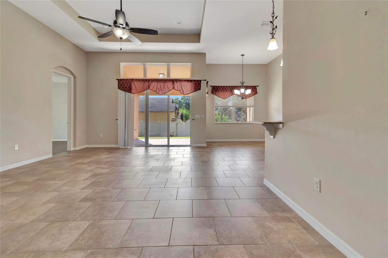 PILLARS RDG - Residential