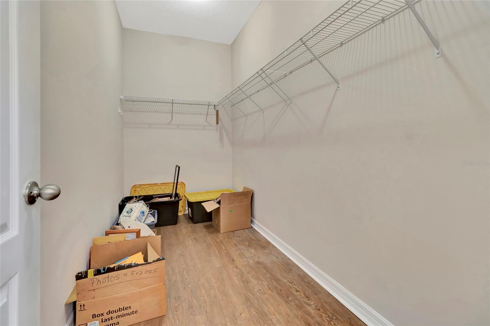 PILLARS RDG - Residential