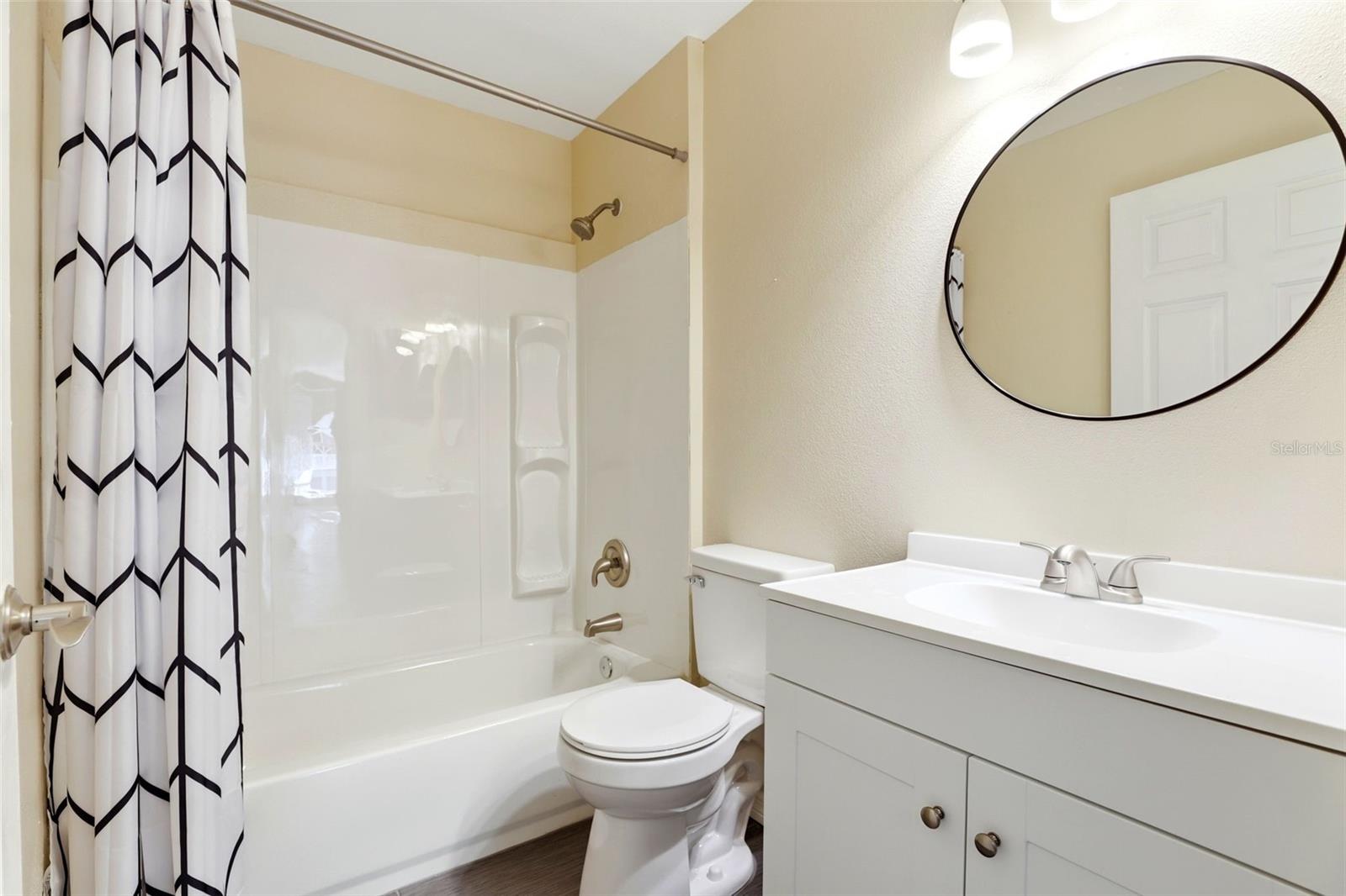 CHASE GROVES UNIT 8 - Residential