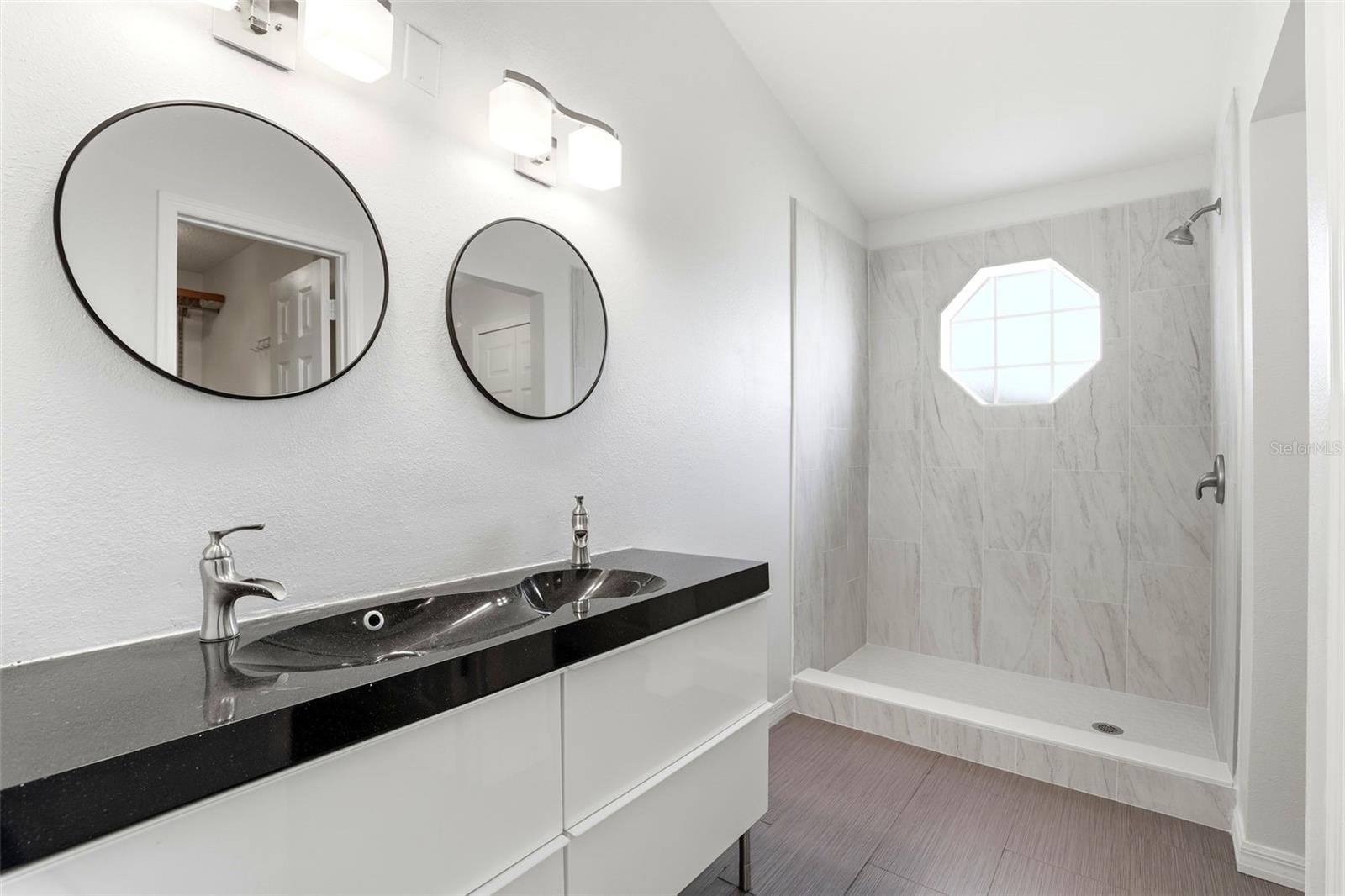 CHASE GROVES UNIT 8 - Residential