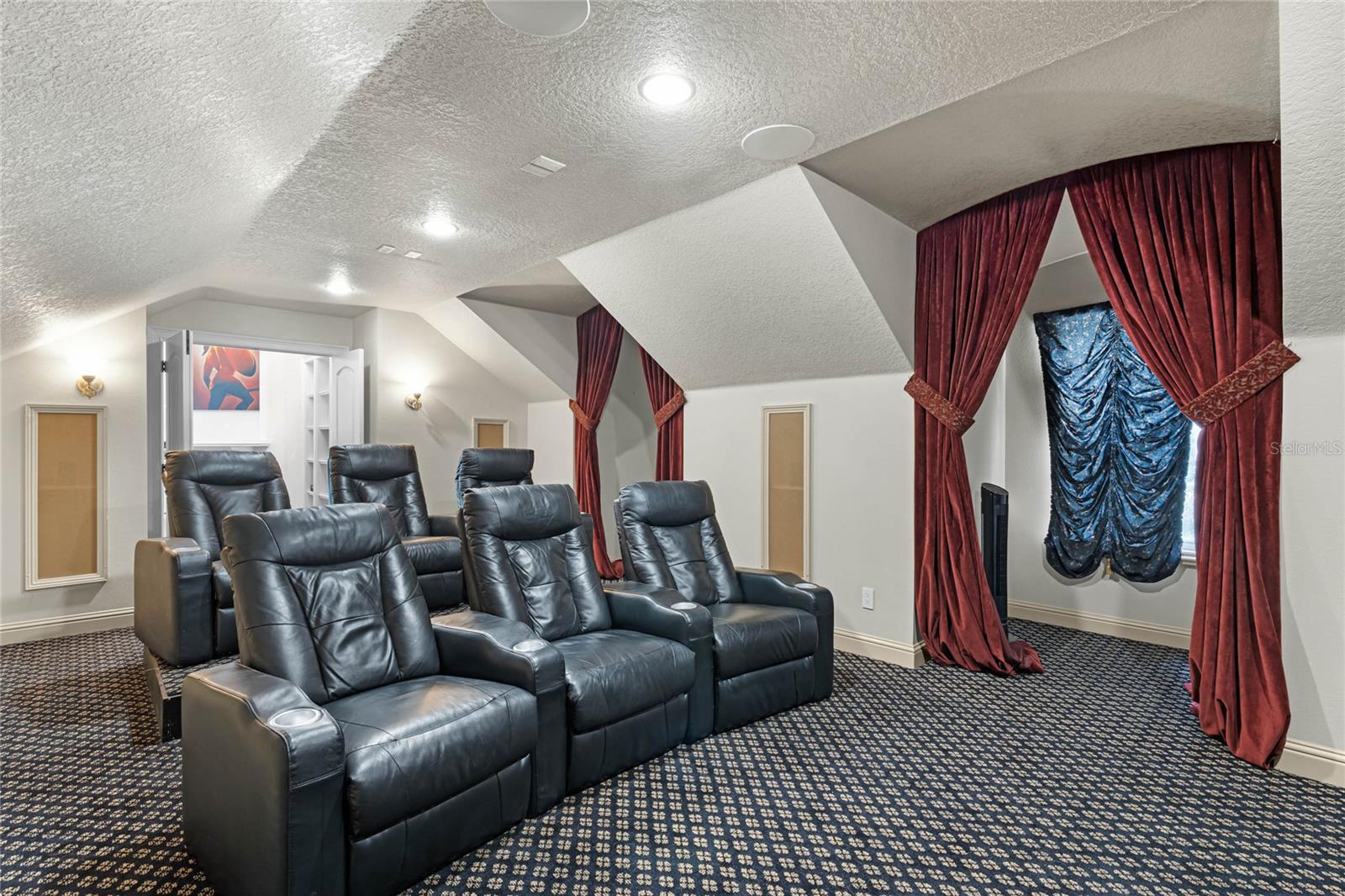 KEENES POINTE - Residential