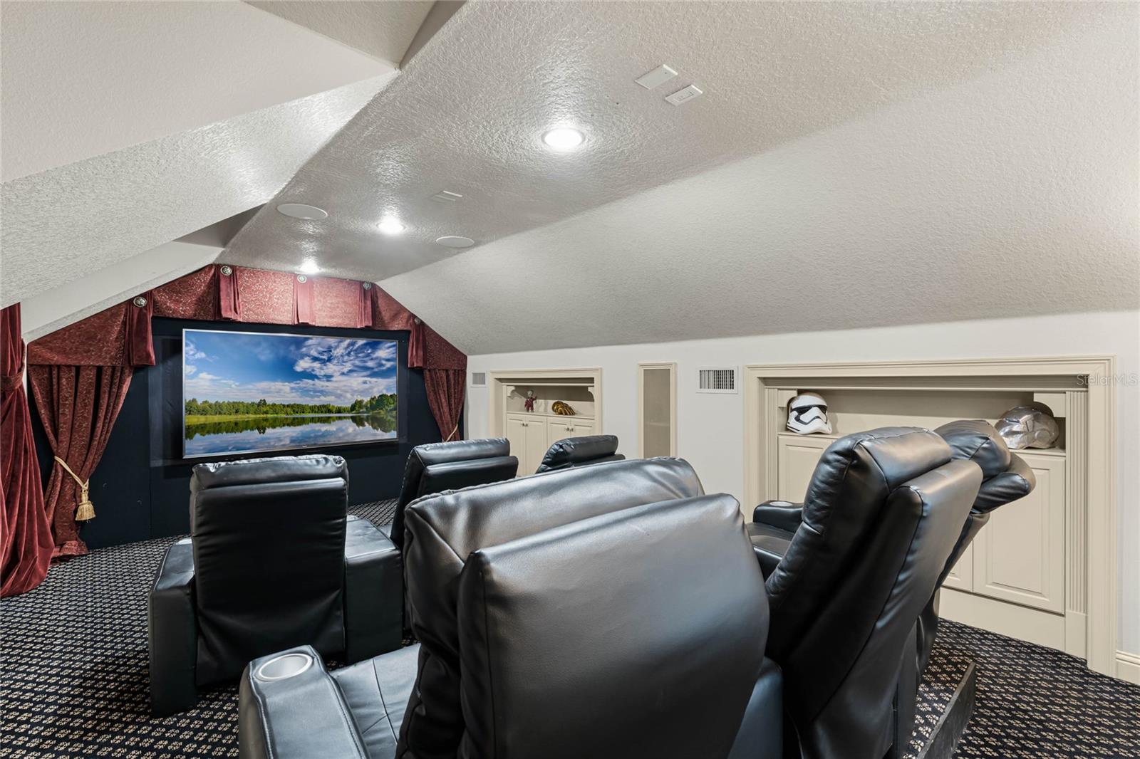 KEENES POINTE - Residential