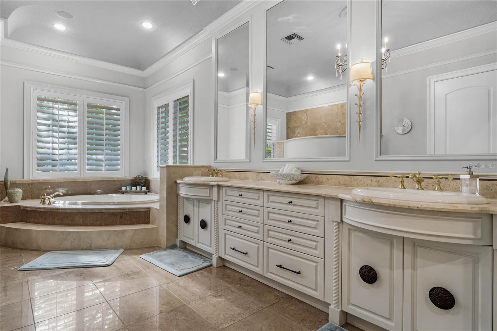 KEENES POINTE - Residential