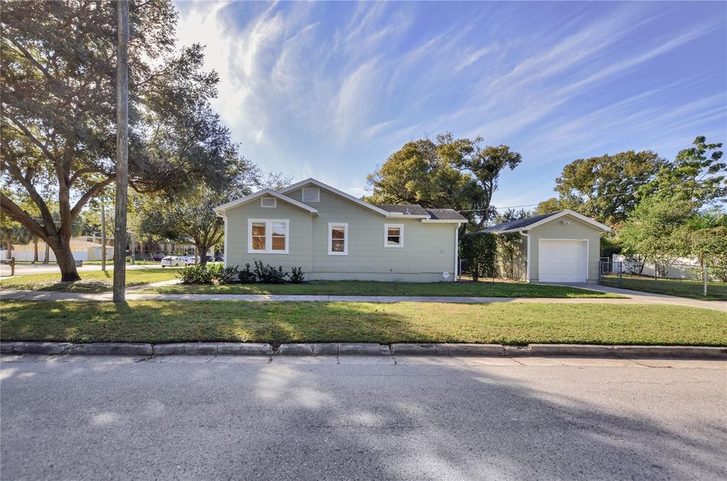 Photo of 301 S Audubon Avenue, Tampa, FL 33609 (MLS # TB8497491)