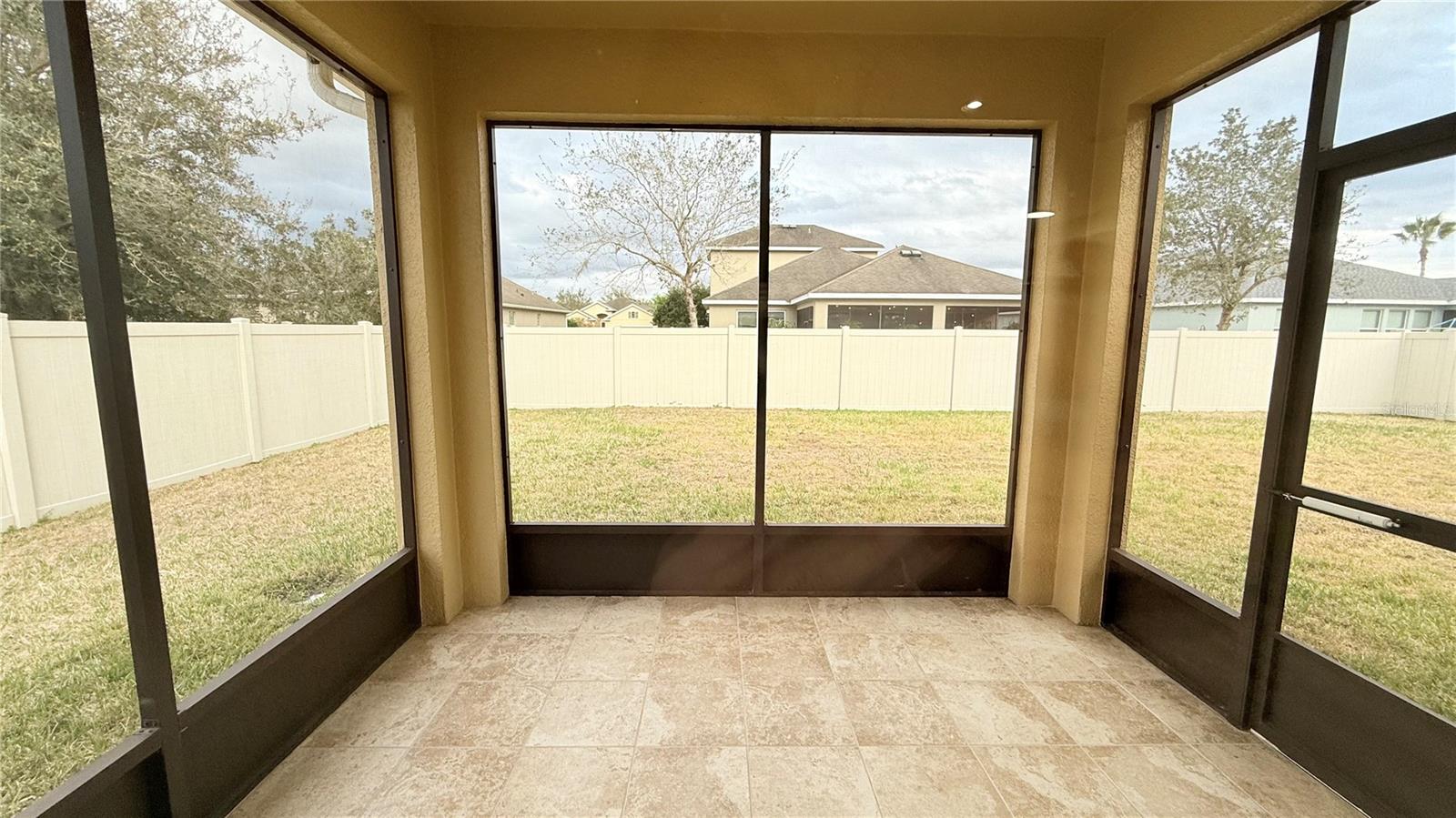 ESPRIT PH 02 - Residential Lease