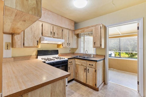 Tiny photo for 2000 South Street, Leesburg, FL 34748 (MLS # G5114284)