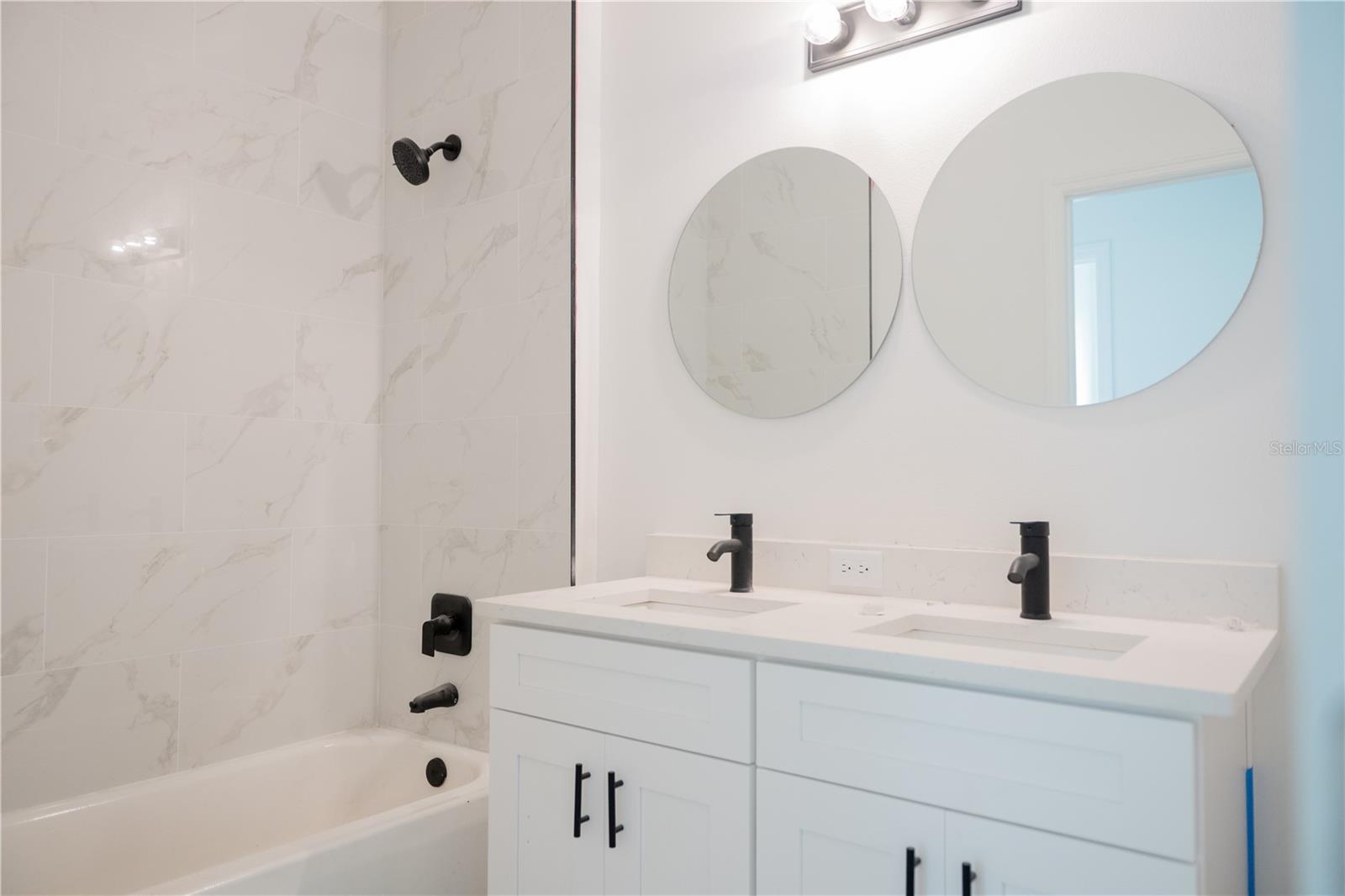 ROTONDA SANDS - Residential