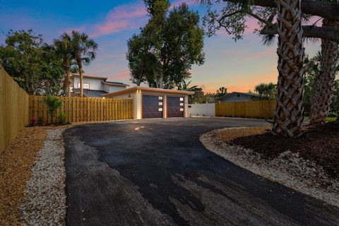 Photo of 419 64th Avenue S, St Petersburg, FL 33705 (MLS # TB8490768)