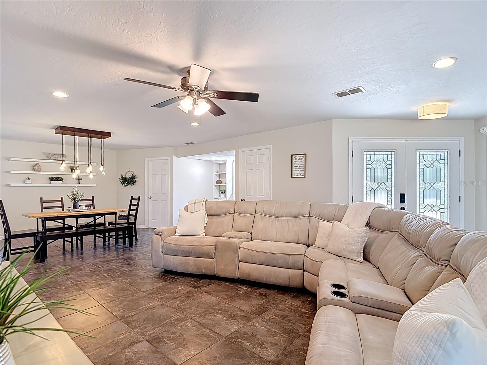 7511 LAUREL OAK COURT
