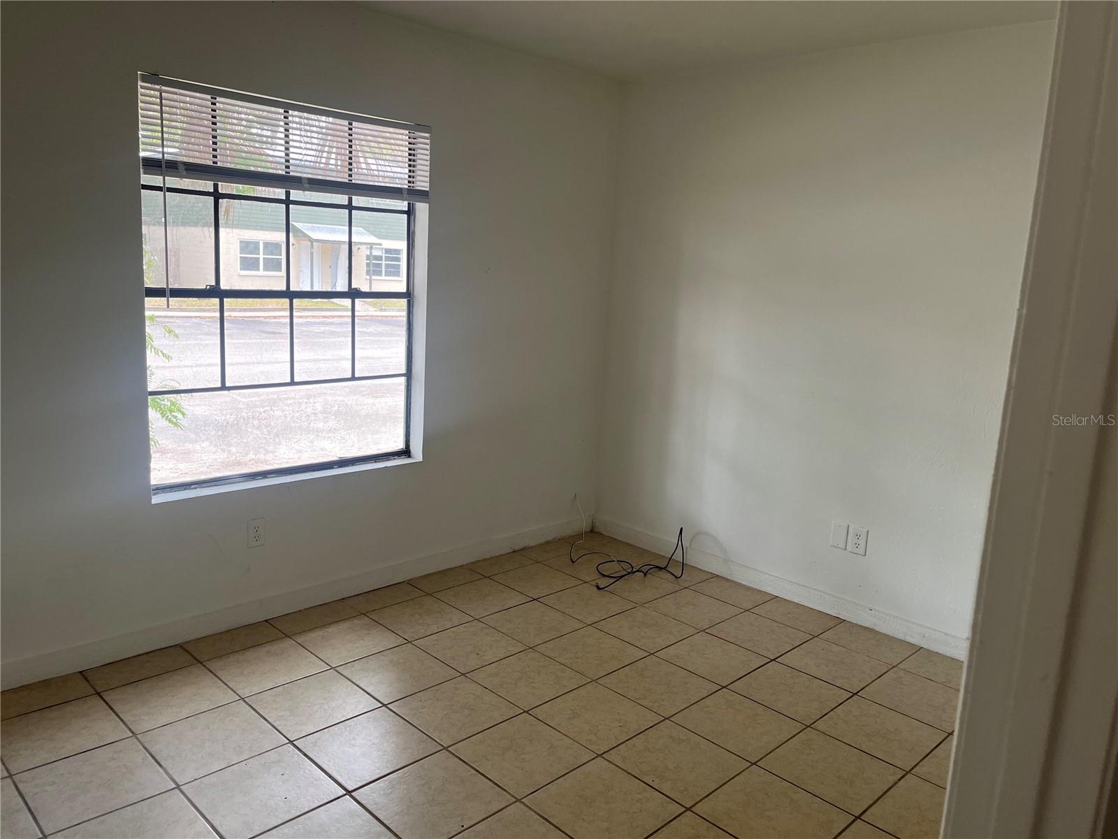 PHOENIX SUB NAPIER GRT - Residential Lease