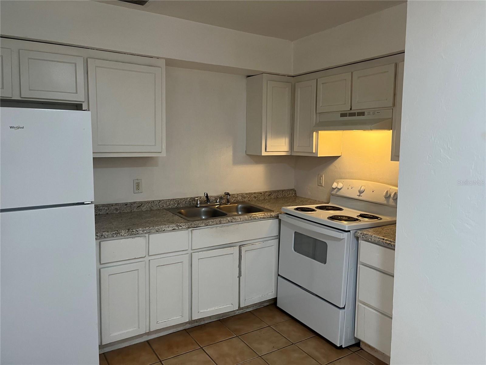 PHOENIX SUB NAPIER GRT - Residential Lease