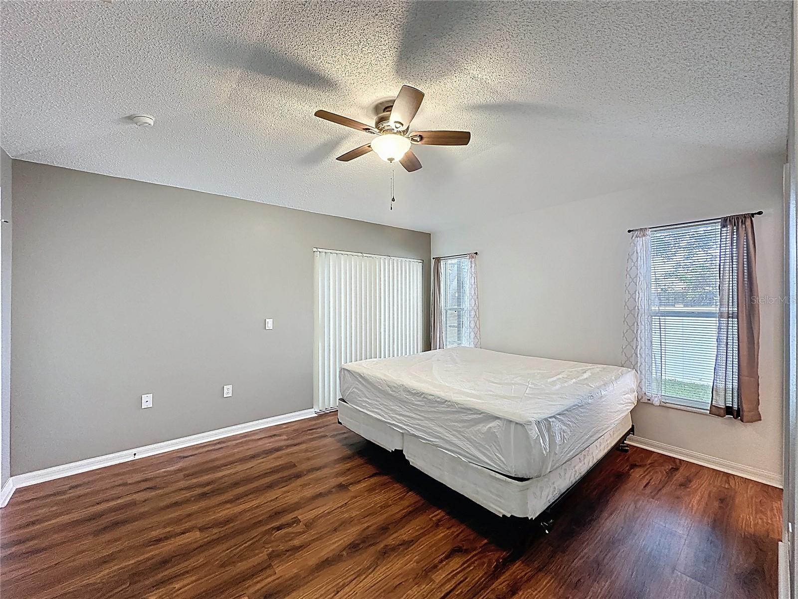 SOUTHERN DUNES/HEMINGWAY PLACE PH 02 - Residential