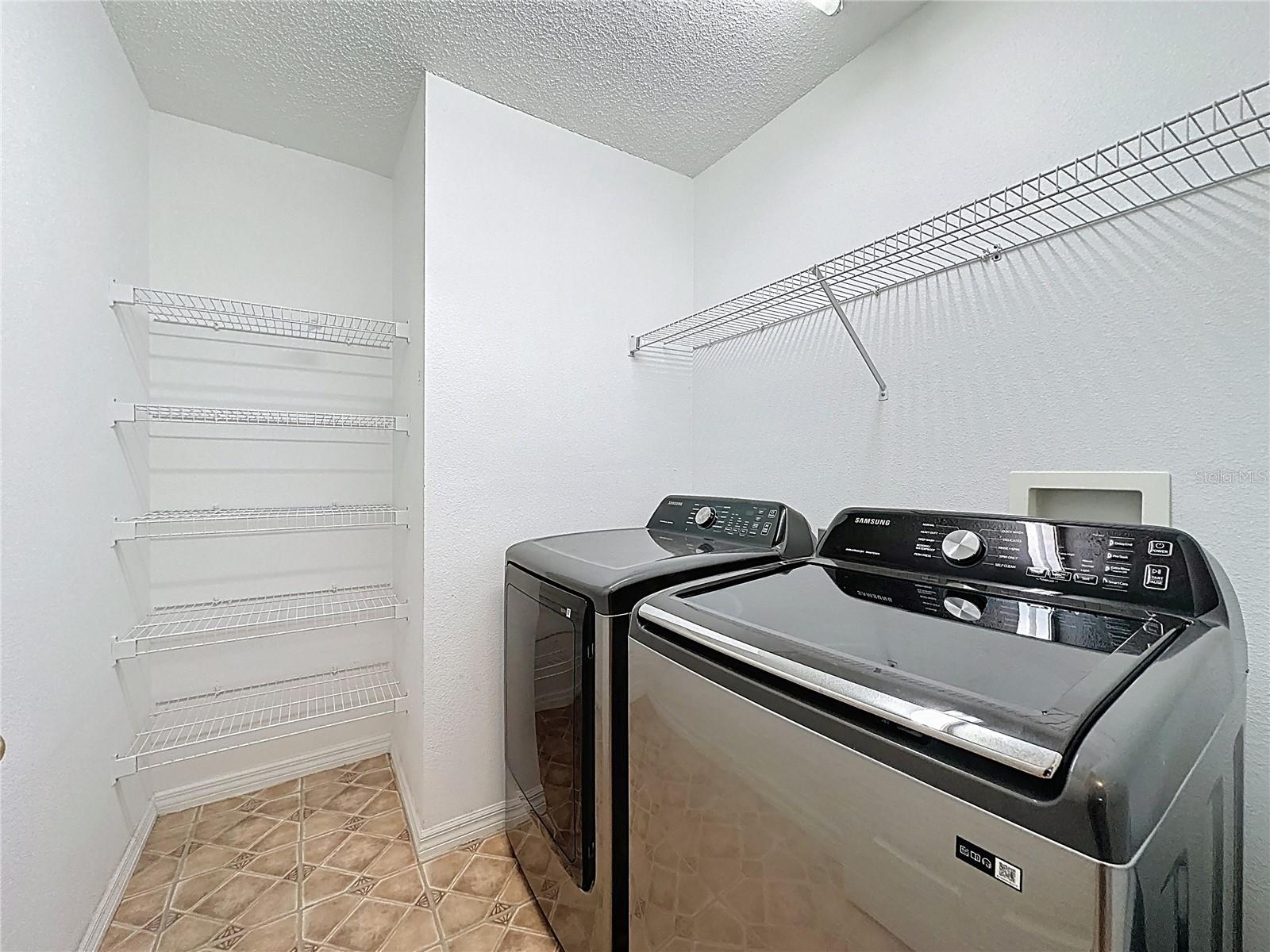 SOUTHERN DUNES/HEMINGWAY PLACE PH 02 - Residential