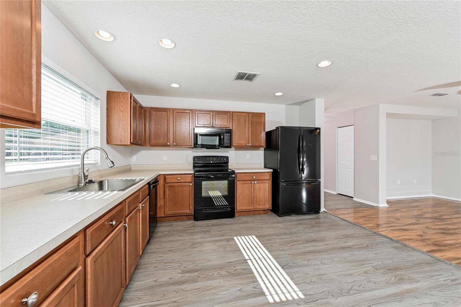 BAYBERRY LAKES - Residential Lease