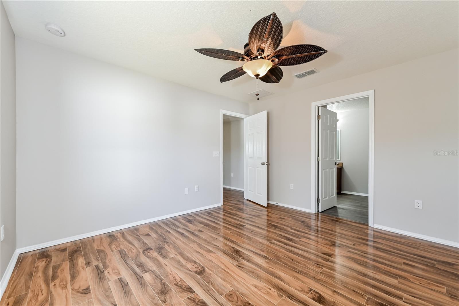 BAYBERRY LAKES - Residential Lease