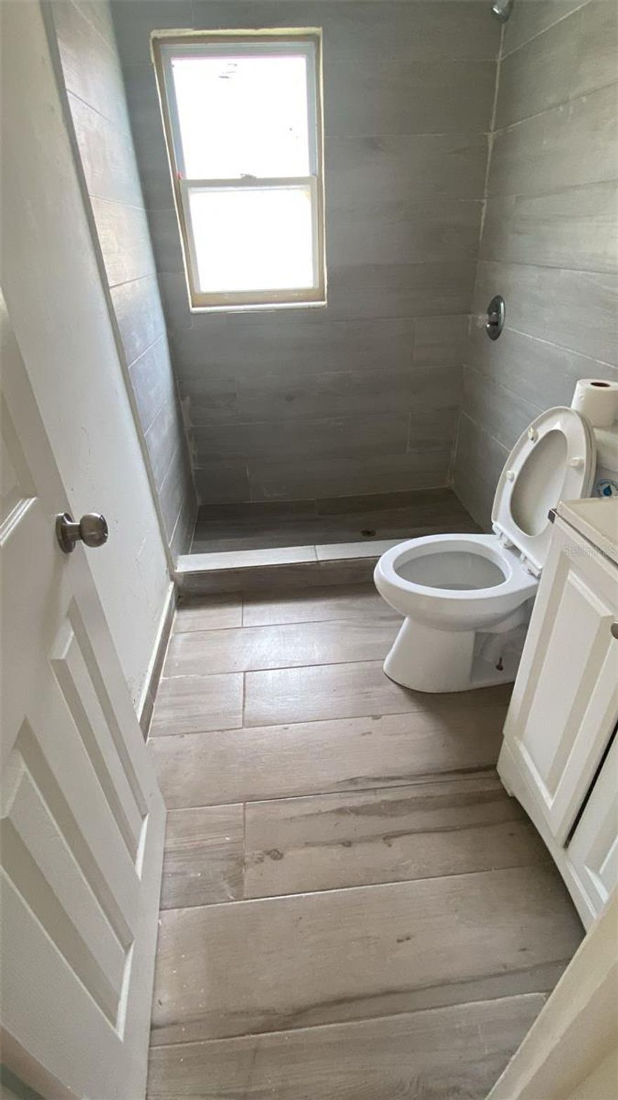 This lovely home at 715 Quill Ave offers a perfect blend of comfort and convenience. Located in a quiet, well-established neighborhood, the property features a spacious layout and a well-maintained yard. With easy access to local shops, schools, and parks, this home is ideal for families or first-time buyers looking for a move-in-ready property. Enjoy the peace and privacy of suburban living, while still being close to all the amenities you need.