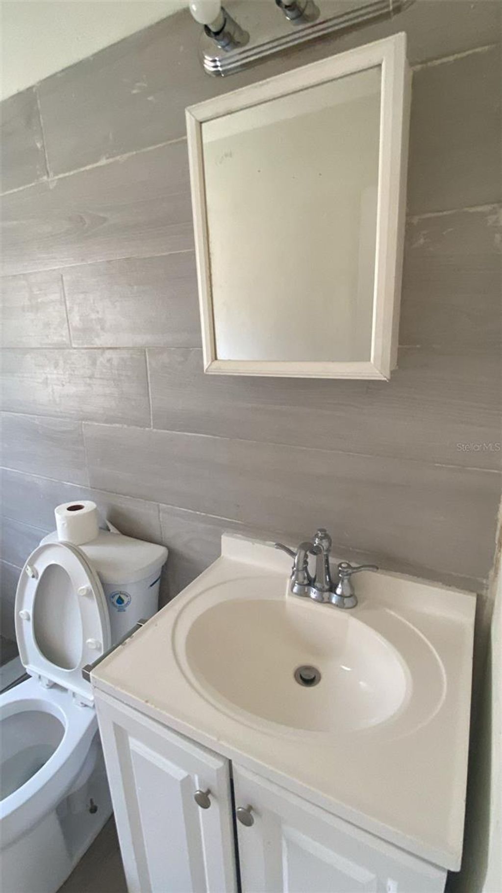 Photo of 715 Quill Avenue, Orlando, FL 32805 (MLS # O6372501)