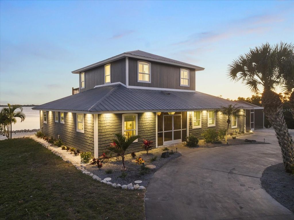 Photo of 949 Suncrest Lane, Englewood, FL 34223 (MLS # N6142715)