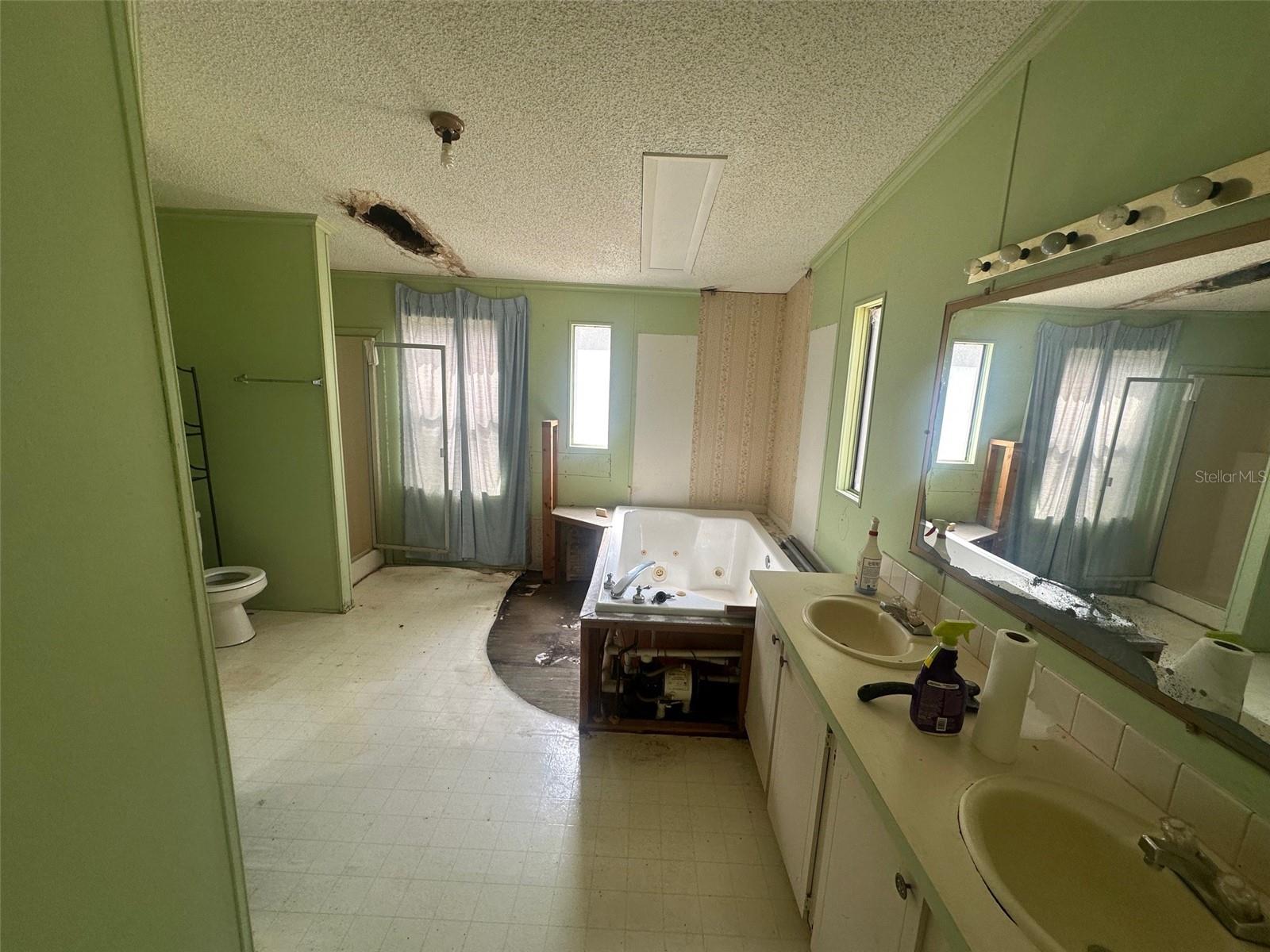 LAKE TROPICANA RANCHETTES - Residential