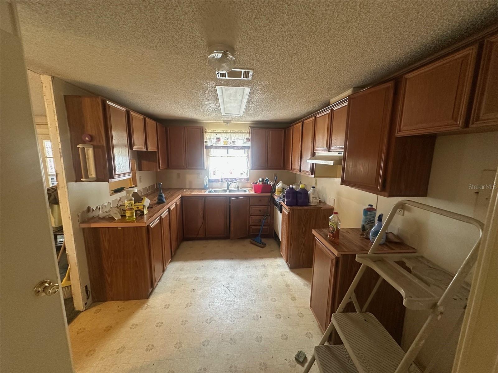 LAKE TROPICANA RANCHETTES - Residential