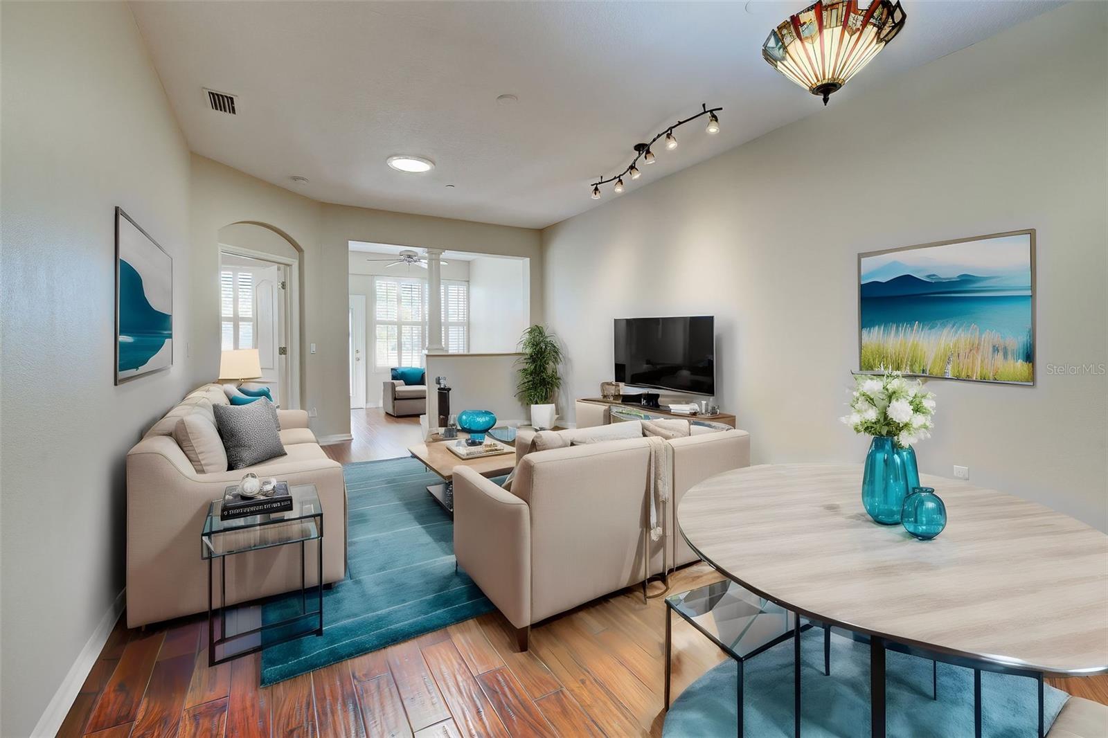 PELICAN POINTE GOLF & COUNTRY CLUB - Residential