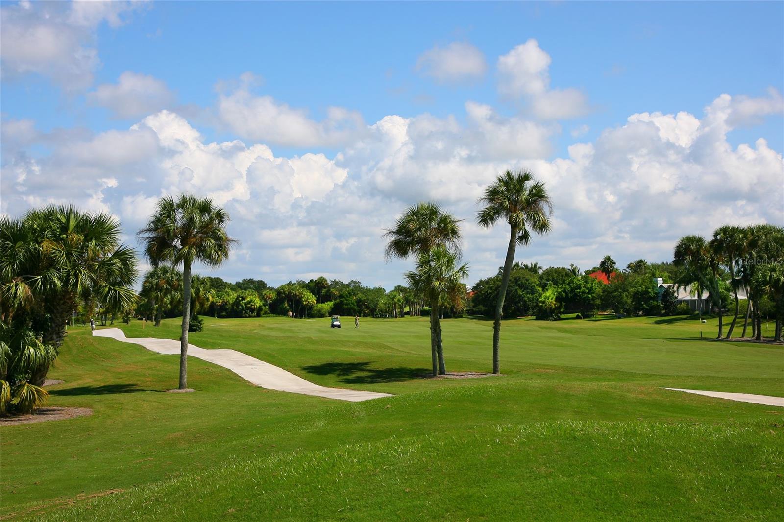PELICAN POINTE GOLF & COUNTRY CLUB - Residential