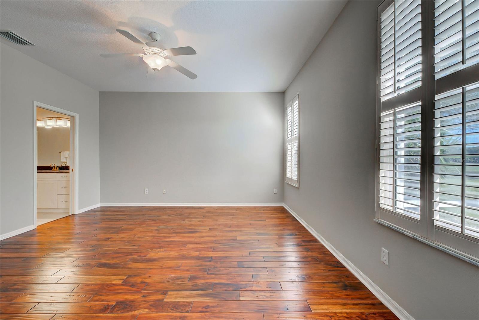 PELICAN POINTE GOLF & COUNTRY CLUB - Residential