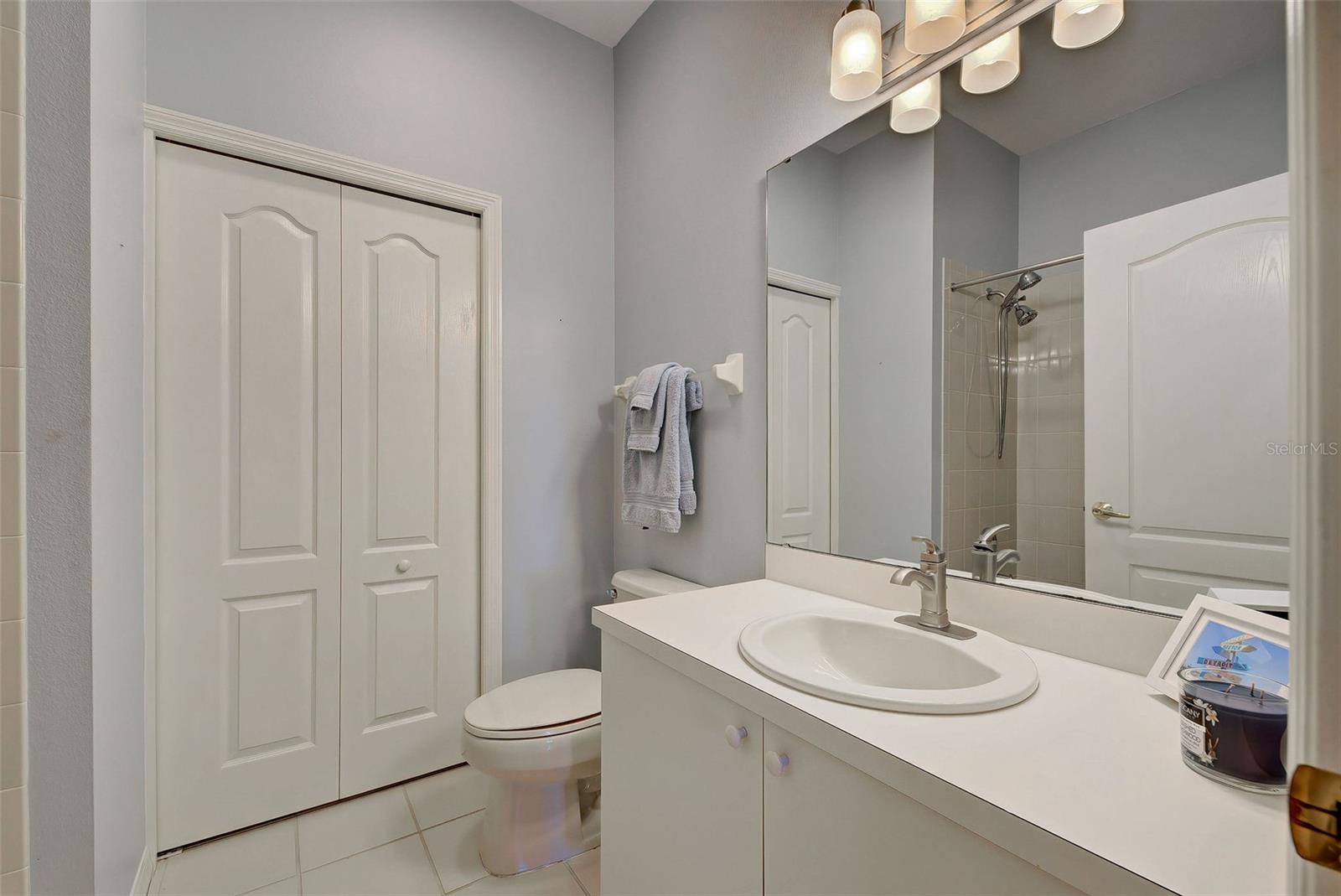 PELICAN POINTE GOLF & COUNTRY CLUB - Residential