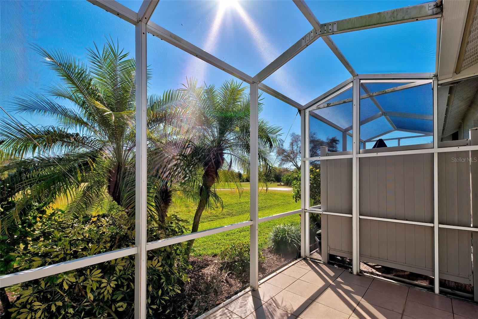 PELICAN POINTE GOLF & COUNTRY CLUB - Residential