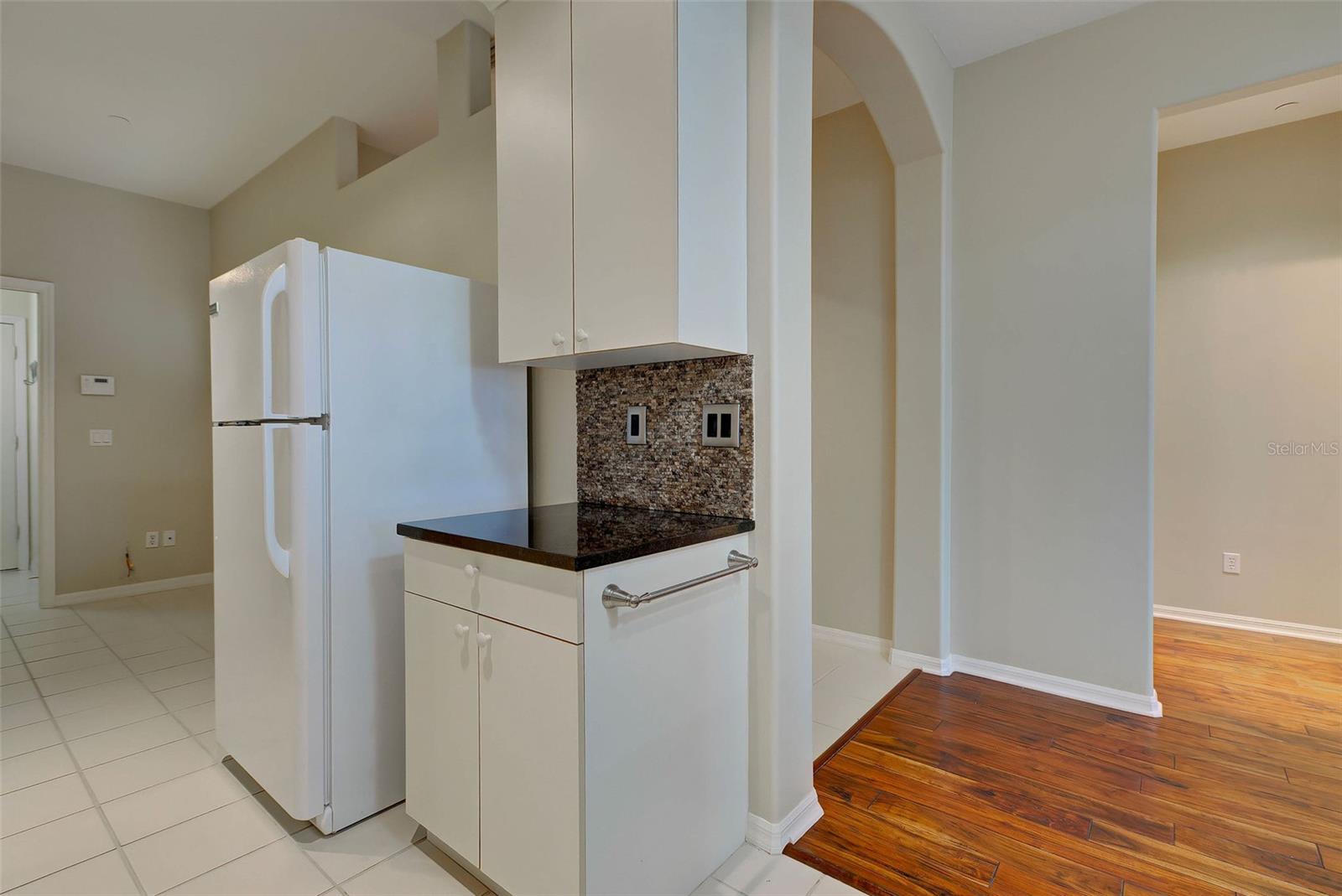 PELICAN POINTE GOLF & COUNTRY CLUB - Residential
