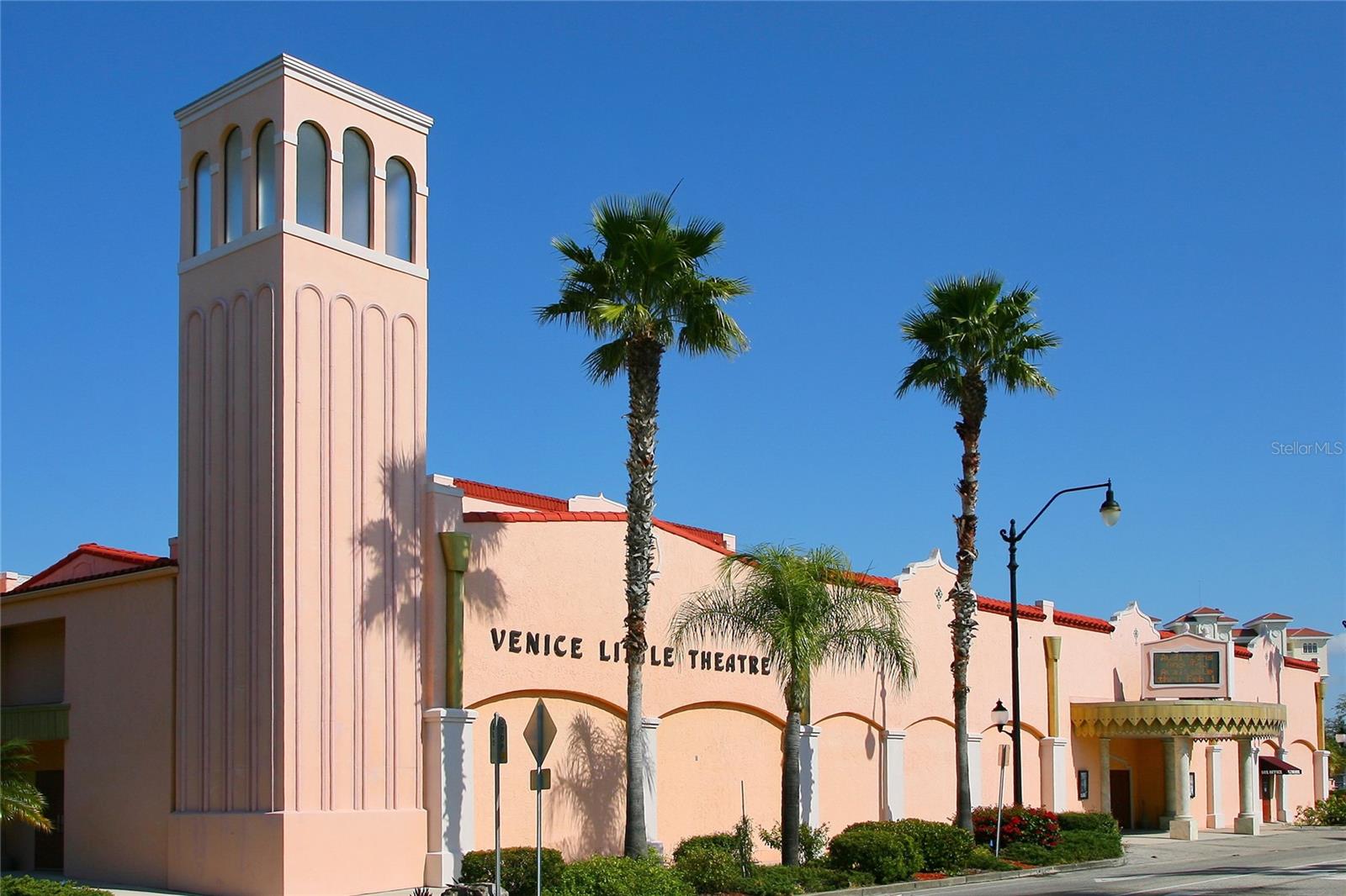 PELICAN POINTE GOLF & COUNTRY CLUB - Residential