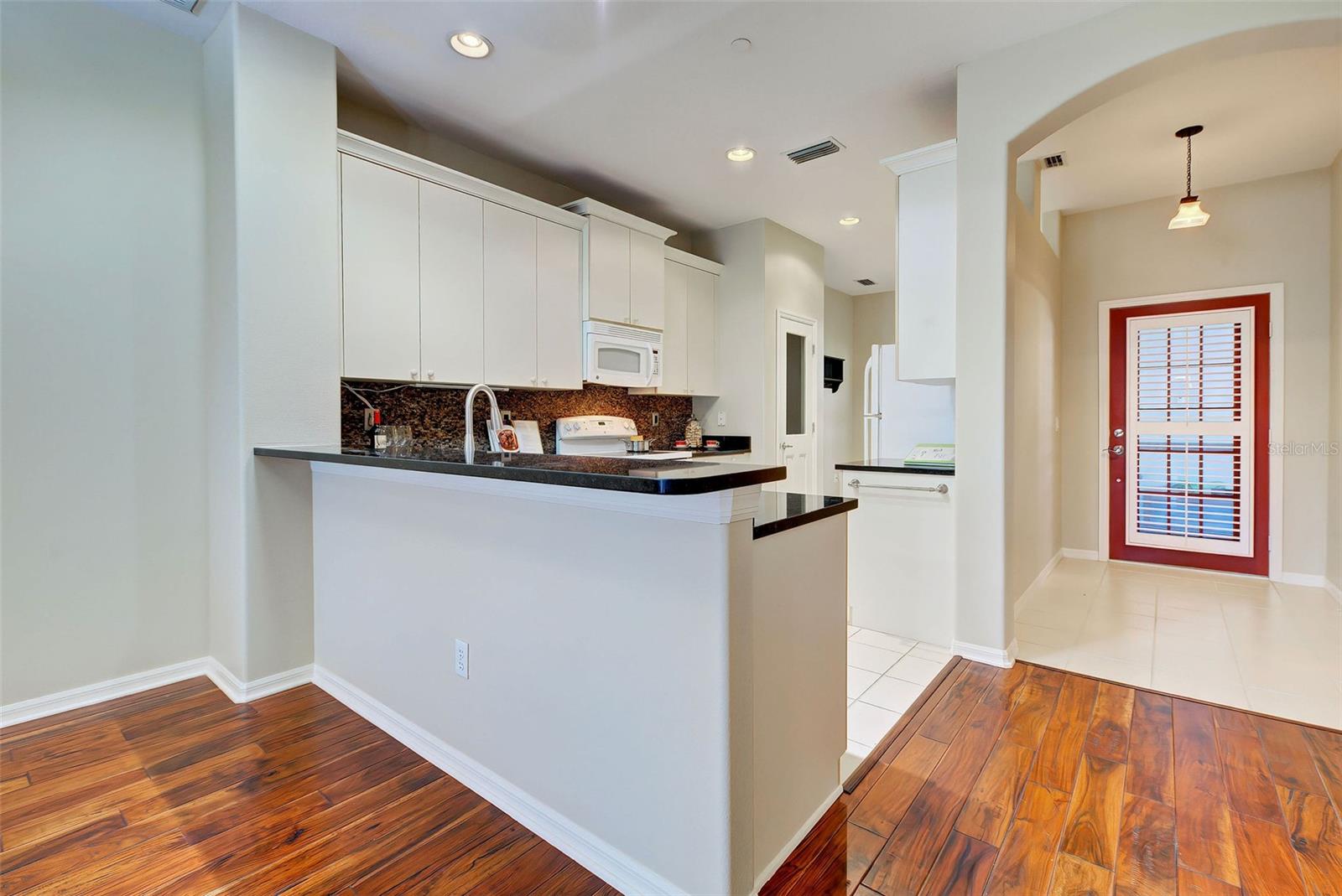 PELICAN POINTE GOLF & COUNTRY CLUB - Residential