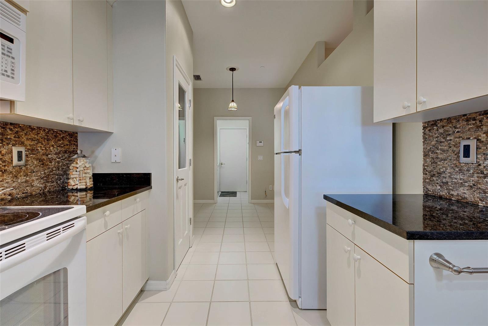 PELICAN POINTE GOLF & COUNTRY CLUB - Residential