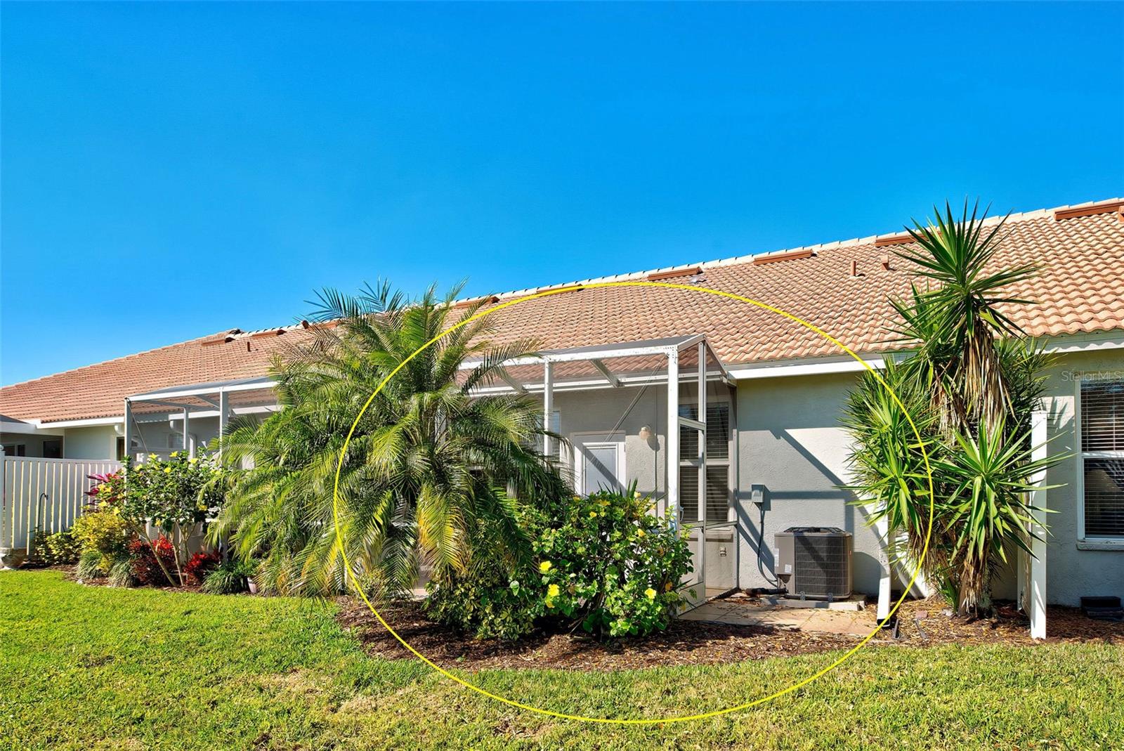 PELICAN POINTE GOLF & COUNTRY CLUB - Residential