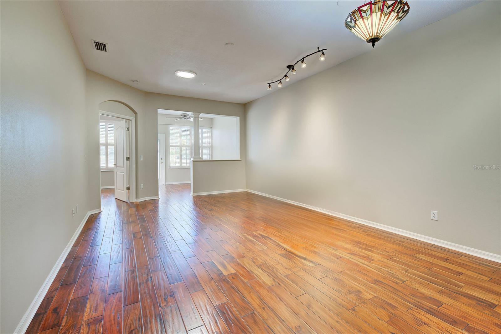PELICAN POINTE GOLF & COUNTRY CLUB - Residential