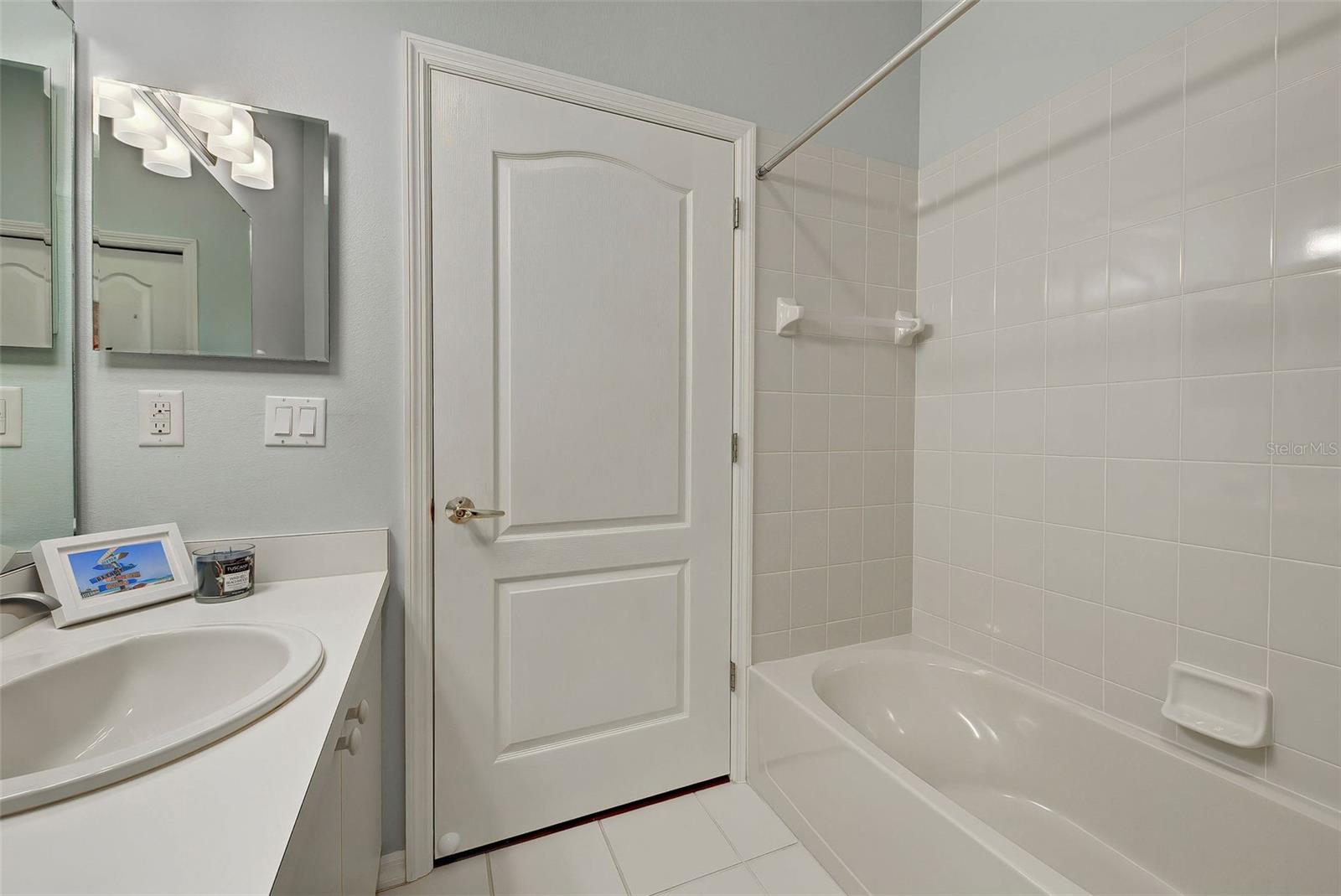 PELICAN POINTE GOLF & COUNTRY CLUB - Residential