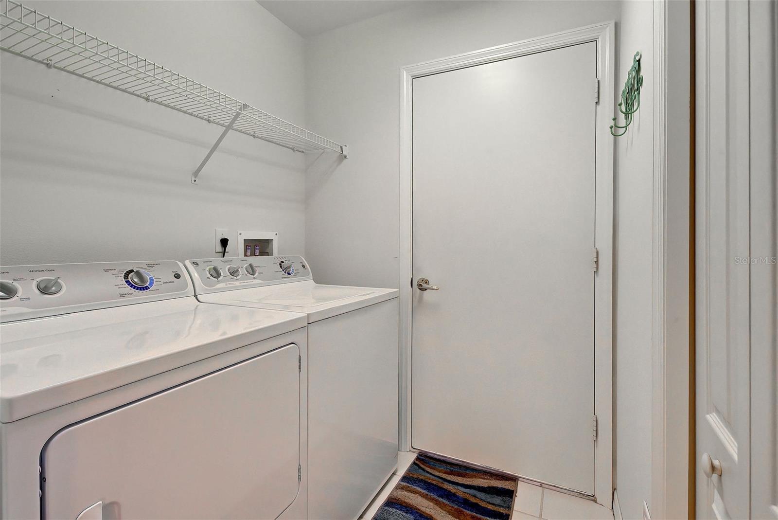 PELICAN POINTE GOLF & COUNTRY CLUB - Residential