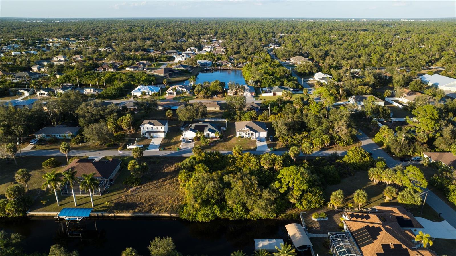 PORT CHARLOTTE - Land