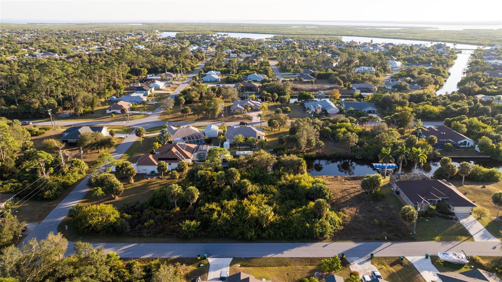 PORT CHARLOTTE - Land