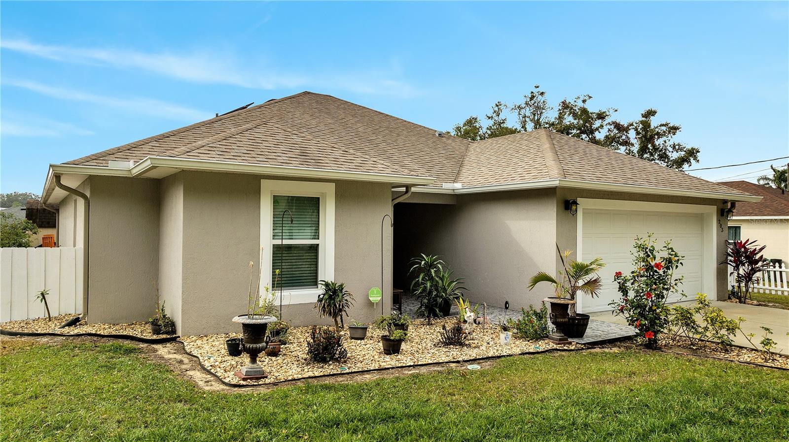 203 NORTH CIRCLE